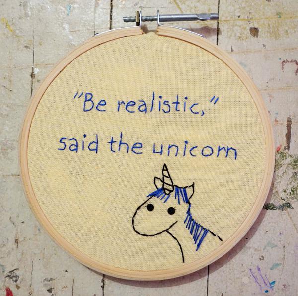 rocio_mb's tweet photo. Yo me largo, aquí están todos locos. ¡Arre, unicornio! http://t.co/QjPYZCdMsW
