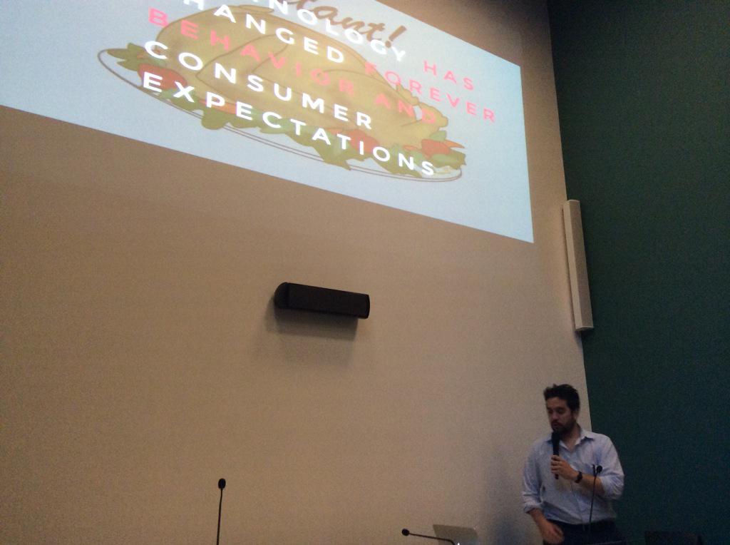 CoppaLandini's tweet image. @cosesemplici esordisce con l'assunto che non tutti i servizi sono scalabili #bottleneck @ProgettoRENA #XTsharing