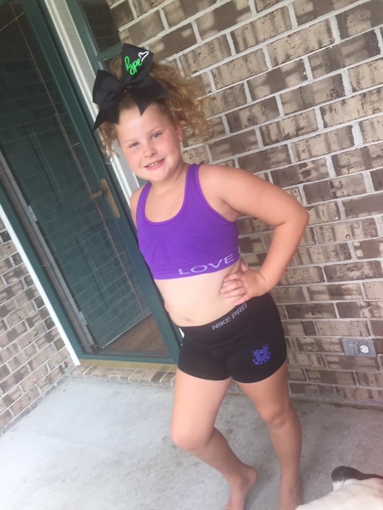CarterKala's tweet photo. Libby loves her new @HypeCheer Love inspired sports bra and bow!!! http://t.co/yElQHl33Ij