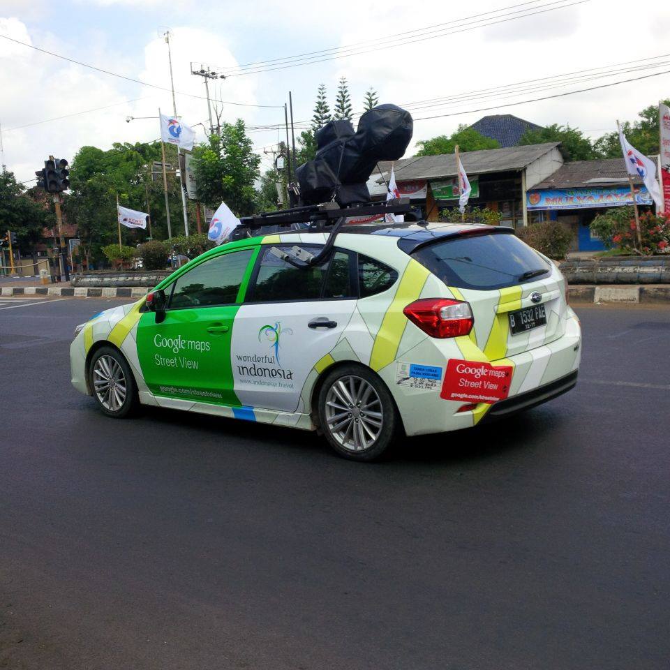 myevent_id's tweet photo. Mobil Google Maps sedang beroperasi di Cirebon dan melewati Jalan Gua Sunyaragi @AboutCirebonID #cirebon @infocirebon http://t.co/88kmICrBBS