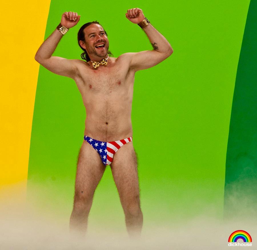 Hj é o aniversário do melhor jackass de todos, happy bday Chris Pontius 