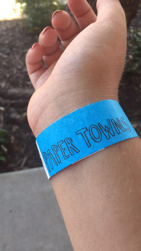kaedarby's tweet photo. So happy to be here with my best friend again after going to #tfiosTX last year 📌❤️ #PaperTownsTX @johngreen http://t.co/3YAyxD5h6R