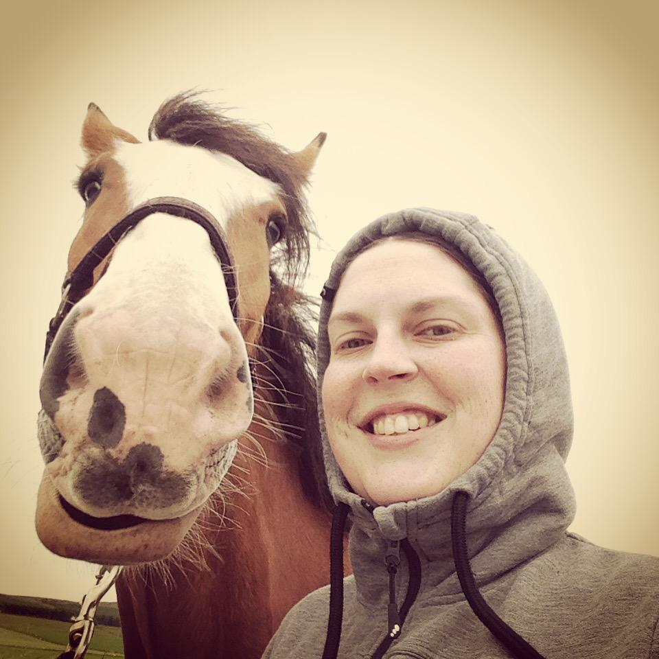 Charis_Gray's tweet image. Project canter victory selfie! #TeamCommander #clydesdale #clydesdalehorse