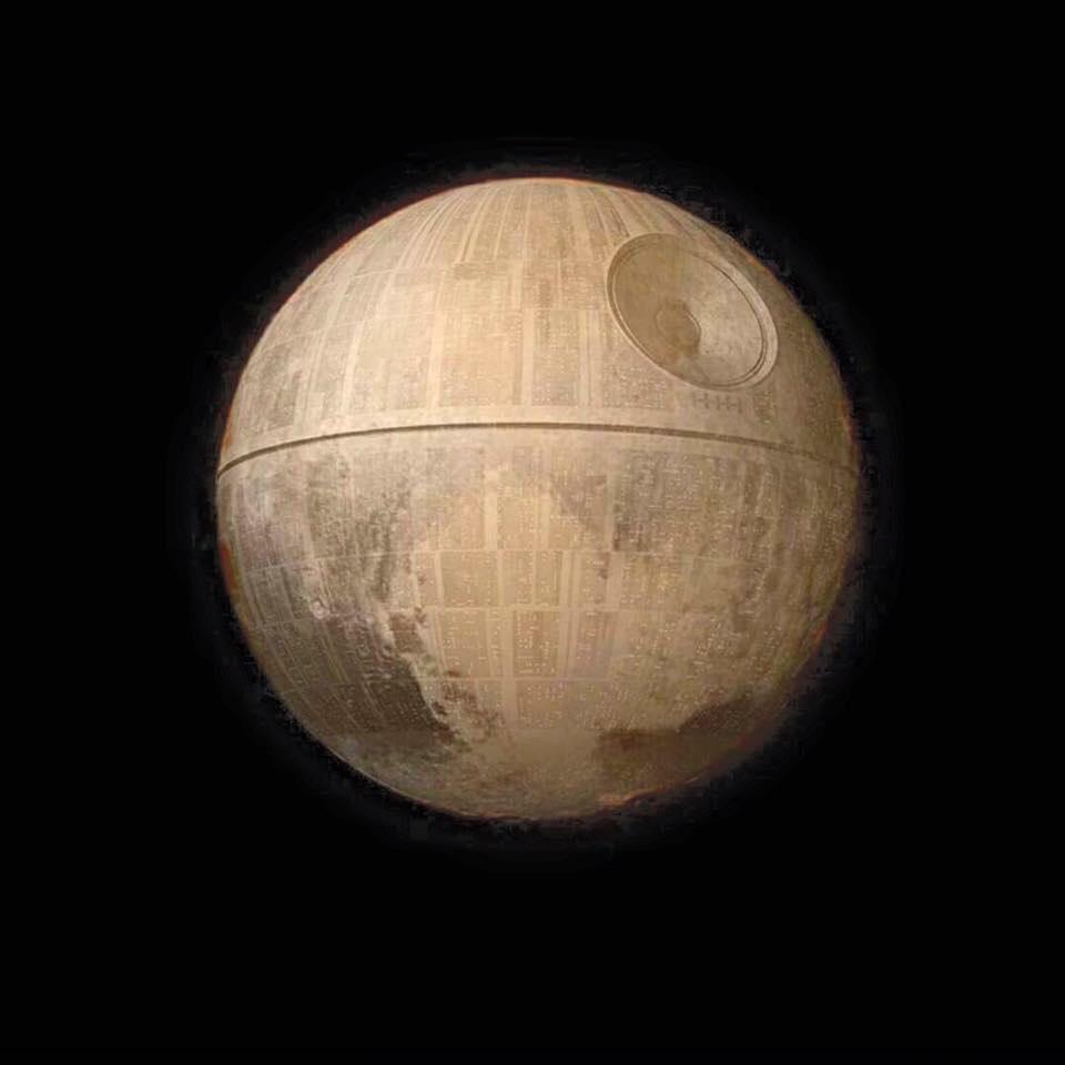 PokerVader's tweet photo. Por cierto, acá esta la imagen en Alta Resolución de Plutón... Científicos preocupados
#VaderIsComing http://t.co/poWQYf2HD3