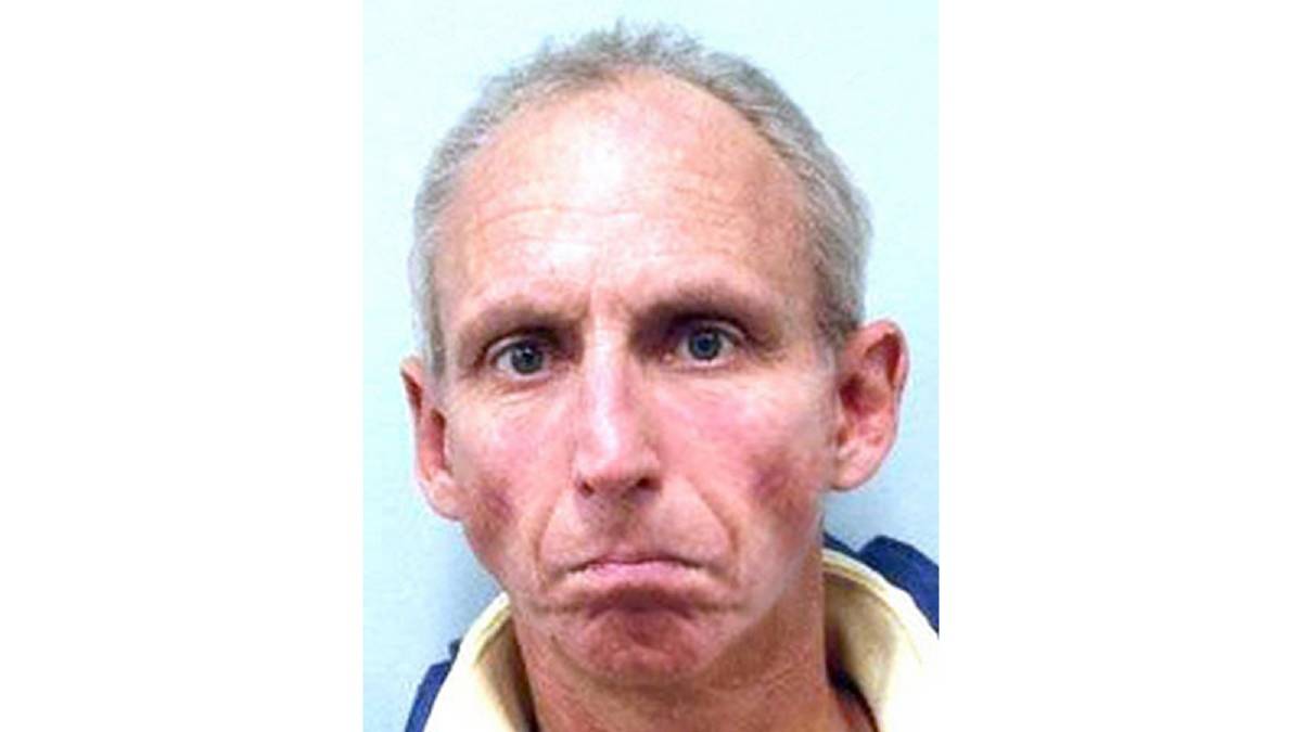 The man at the centre of the Bunbury siege is believed to be t David Charles Batty.
colliemail.com.au/story/3217353/… #bunbury