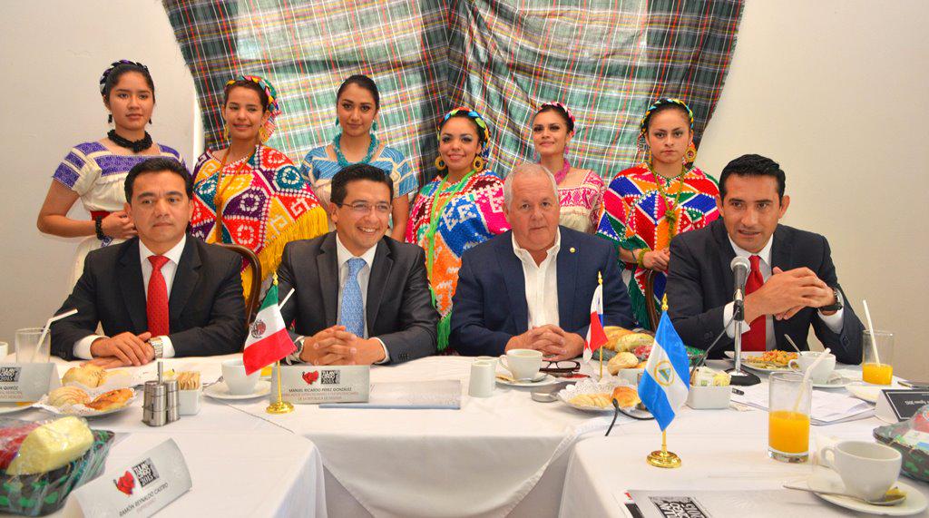 JulioCSotoM's tweet photo. #Tulancingo cuenta con Des. Económico a nivel Internacional; @ExpoTgo2015 recibirá 18 embajadas de diferentes países. http://t.co/R3RouRKLCY