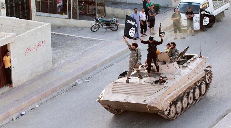 RTUKnews's tweet photo. ISIS are the new Nazis: Defeating ISIS the new 'Battle of Britain' says UK Defence Sec http://t.co/ZienwjCH7H http://t.co/TCEN9WDocO