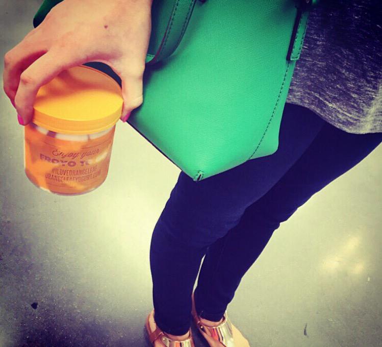 orangeleaf's tweet photo. Afternoon snack, anyone? #froyotogo http://t.co/h8xeiI1Flf