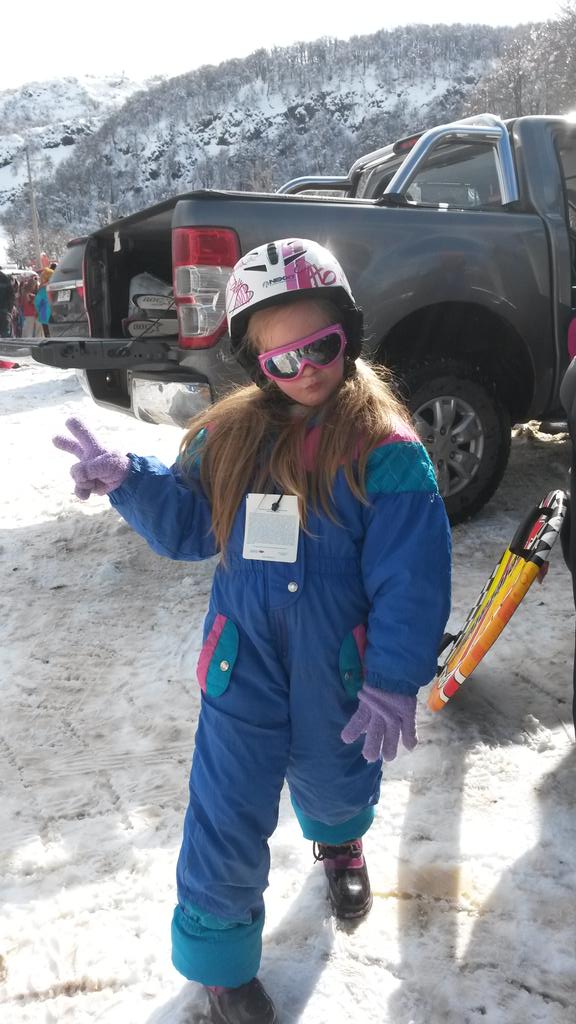 Giani69's tweet photo. @termaschillancl ...Gran dia en Familia. # Invierno, # Nieve http://t.co/GbR86AoNy7