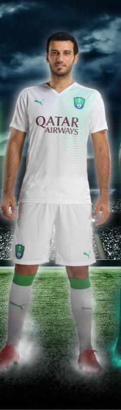 Yousef_malook's tweet photo. الفرق بين طقم الاهلي الجديد و طقم الاتحاد 
لدينا القطريه 
ولديهم 800 
😂😂😂😂 http://t.co/zNGypdXyLm