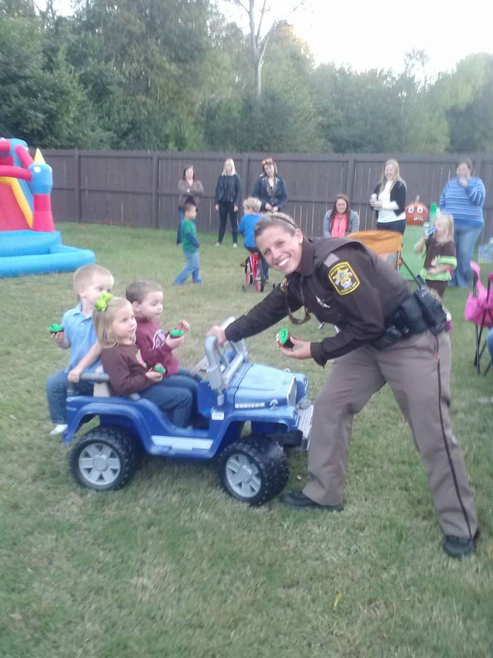cchamberlain011's tweet photo. a little fun with the neighborhood kids ! #ED527UM http://t.co/qC9P1hDiiA