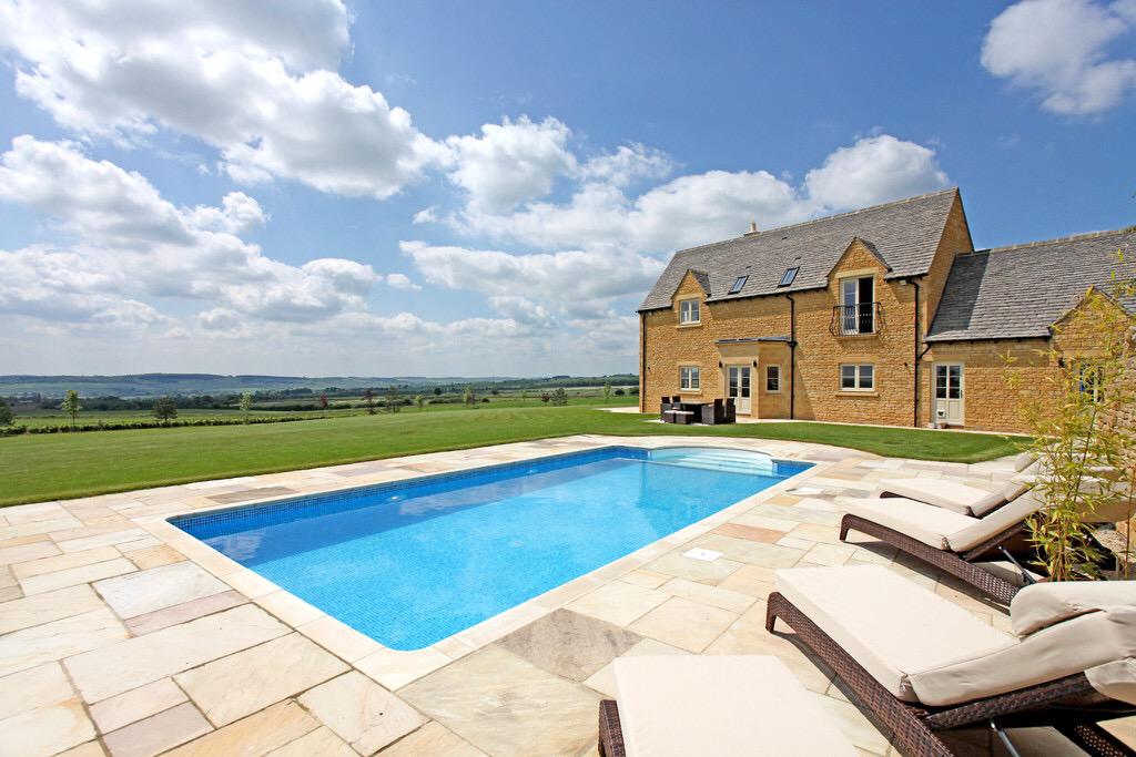 PandS_Lettings's tweet photo. We are very proud and excited to be launching this stunning 8 bedroom house, set in 15 Acres of land! #property http://t.co/ESGn0JjFfE