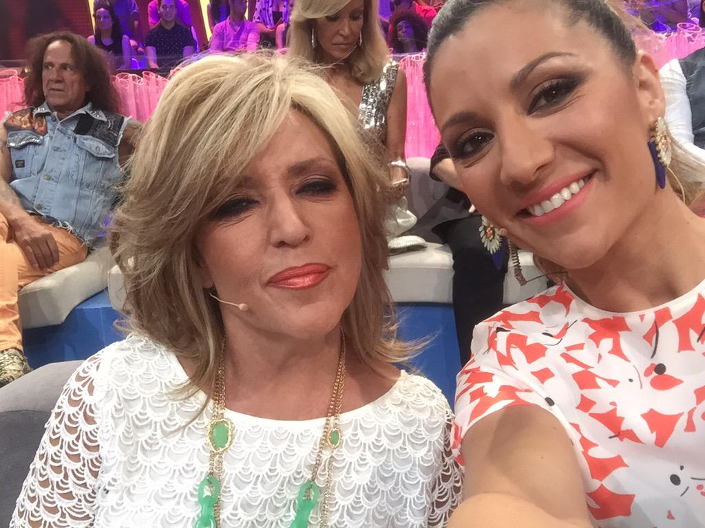 Nagore_Robles's tweet photo. Con mi rubia @LydiaLozanoOf en @Supervivientes 
Te echaré de menos los domingos😉💋 http://t.co/M3yAHgaUhj
