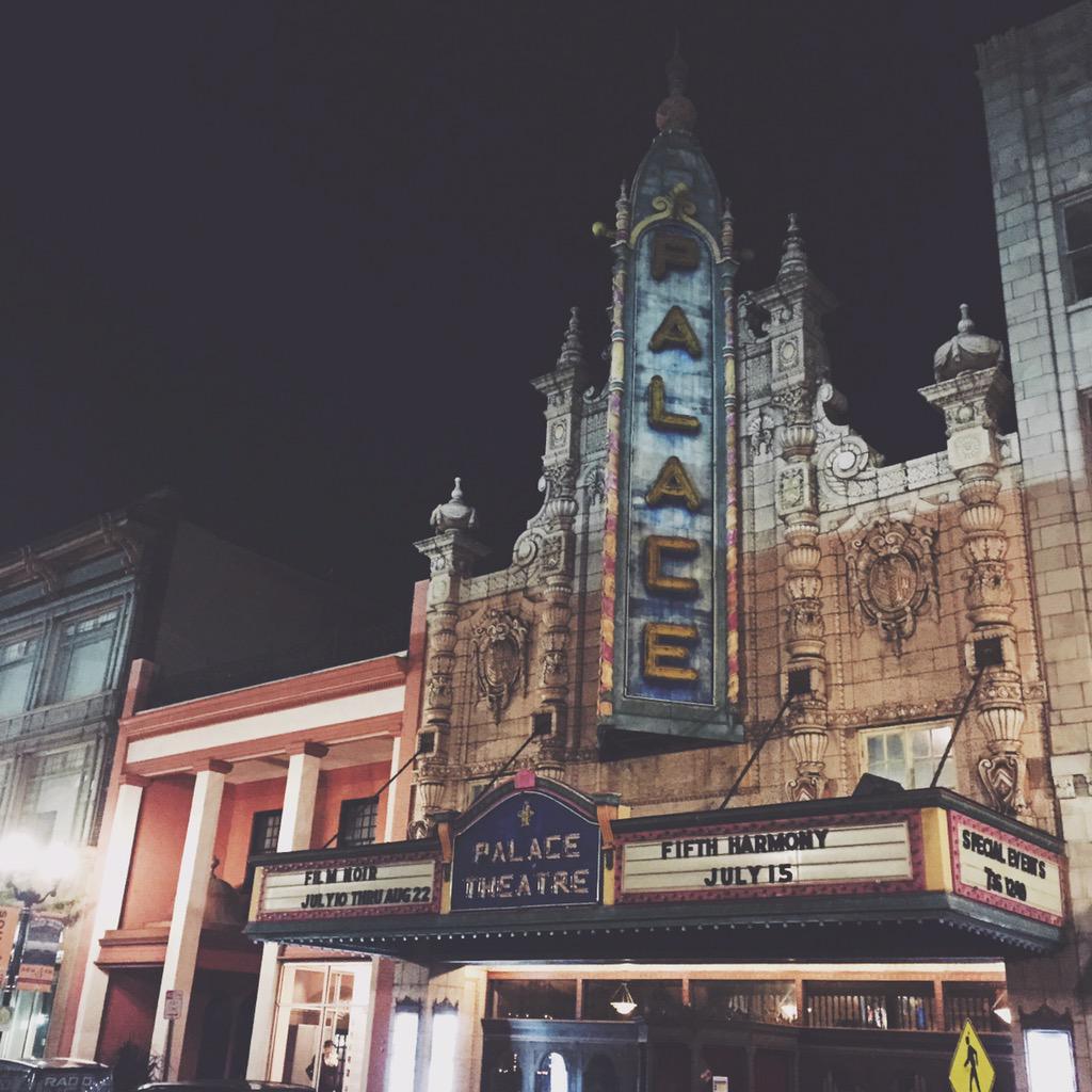 kylecmoore's tweet image. Louisville, you have my new favorite venue #SummerReflection