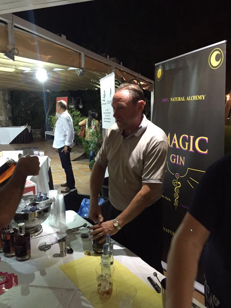 orioldebentallo's tweet photo. Zona #Gintonic #barakoadream #magicGin http://t.co/TFx9UhQCFL