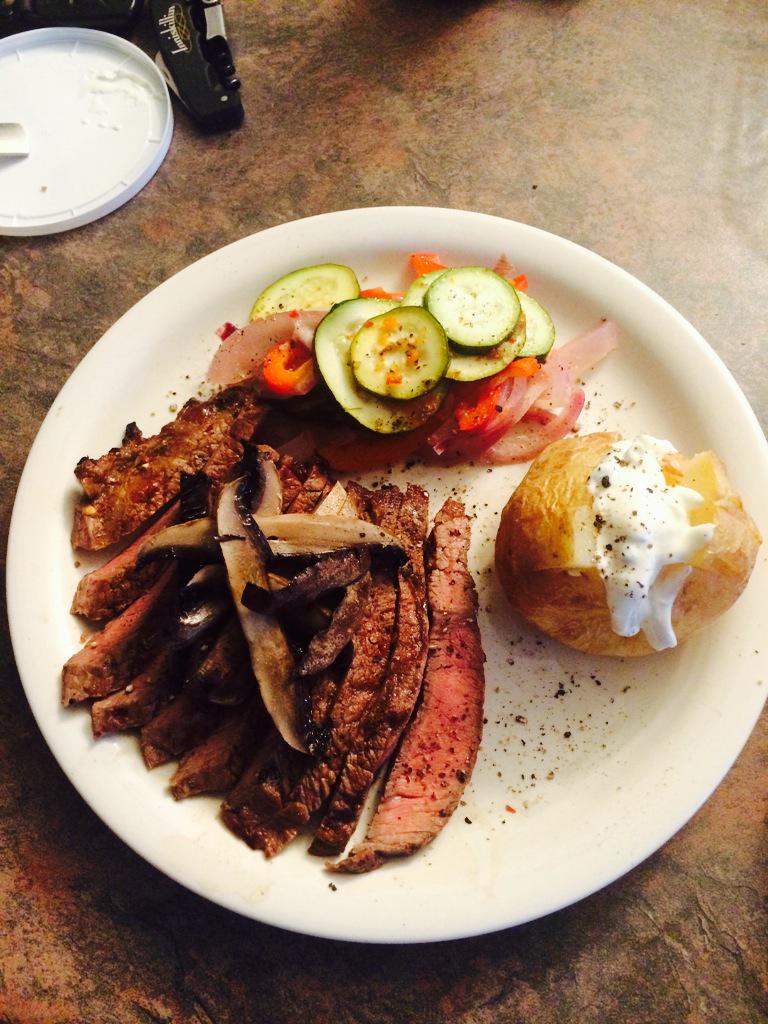 AsSelmesy's tweet photo. #selmeskitchen #yumyum http://t.co/GP3TWLV8ma