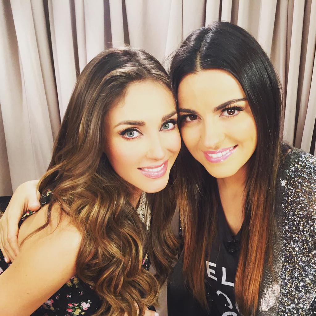 MaitePBogota's tweet photo. Hermosas ❤
@MaiteOficial Y @Anahi 
#premiosjuventud2015 http://t.co/6TicGp9vwz