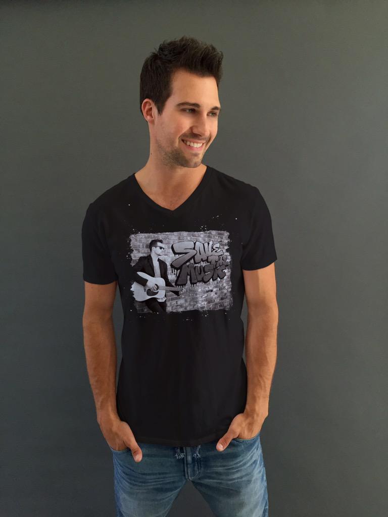  Happy Birtday to you, happy birthday to you, happy birthday James Maslow, happy birthday to you!  