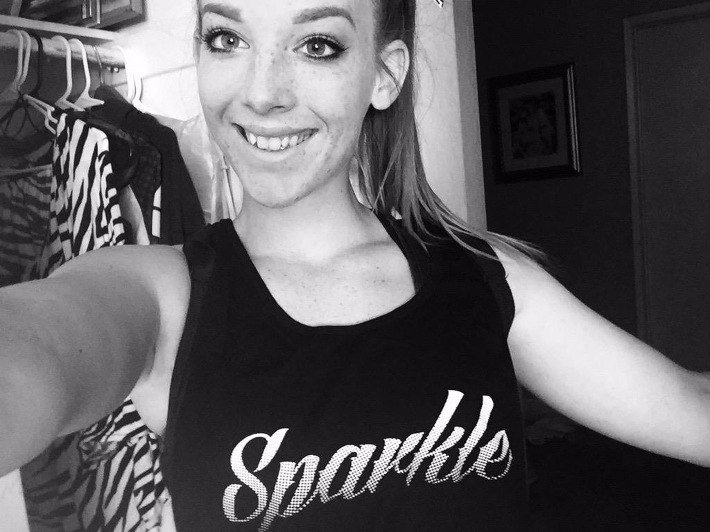 mini_mariin's tweet photo. When your team name matches your soul. #sparkle 💙🔫 #calibullets http://t.co/Vromx8Jvqs