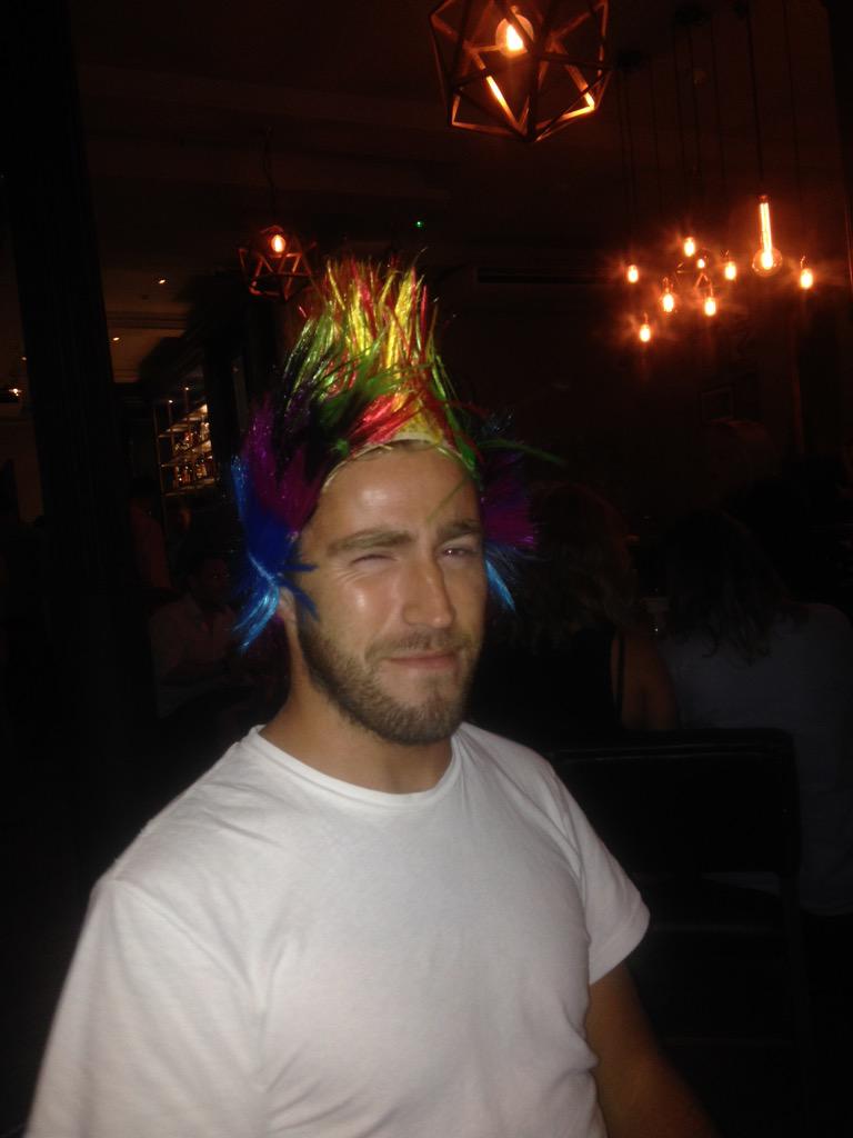 HarrietCuming's tweet photo. This guy @simonjallison http://t.co/ZDctvudh0n