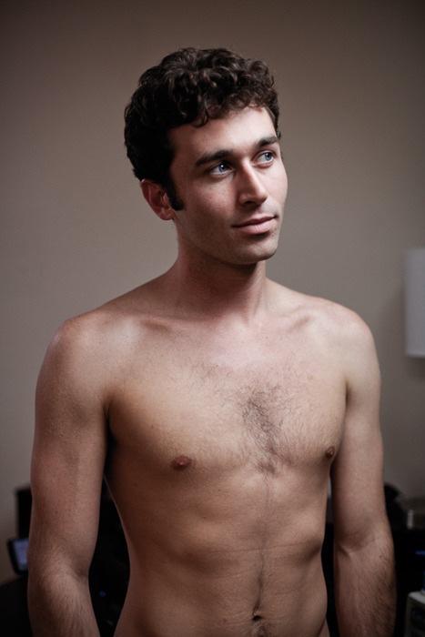 xbeastlyweaponx's tweet photo. Actor porno heterosexual busca darse a conocer. Dominante o sumiso, tú escoges. ¿Te animas? Te conviene ;) RT! RT! http://t.co/QNuTU5u52l