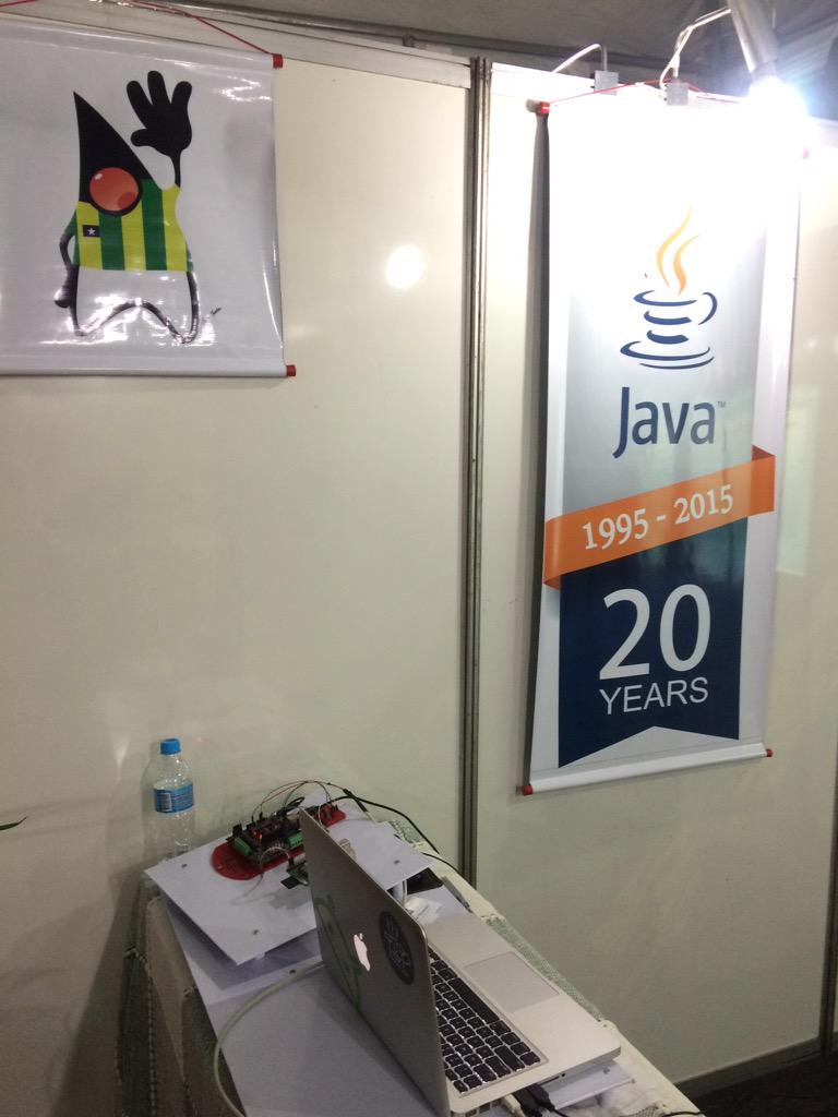 bluesprogrammer's tweet image. Comemorando os #20yearsOfJava com #JavaFx #RaspberryPi #Arduino no Festival do Peixe!! 😃 @annefortess @java