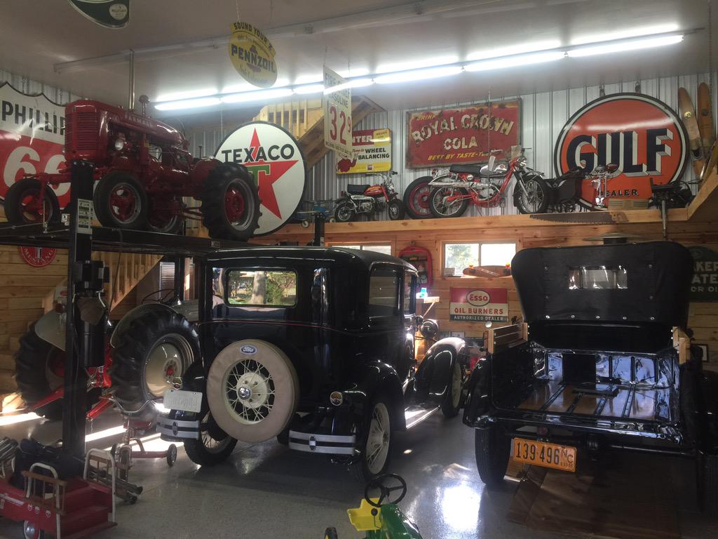 KeislerLindsay's tweet photo. "Chillin' by the Wheels" is going down tomorrow night! #ManToys @Ford #ModelTFord #ModelAFord #FarmallA #FordJubilee http://t.co/Y8o0EfoYze