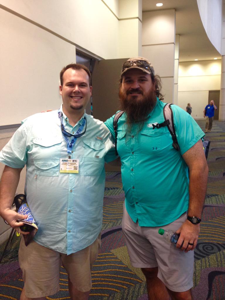 ryanregister's tweet image. Thanks @friar_martin_dc for taking the time for a photo! It was great getting to meet you at #ICASTShow