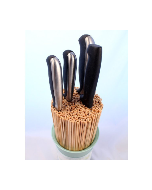 PrairieCrossing's tweet photo. Store your #kitchen knives in this clever #DIY container! http://t.co/Mb5JOiQTPt http://t.co/GKug4Ry0v1