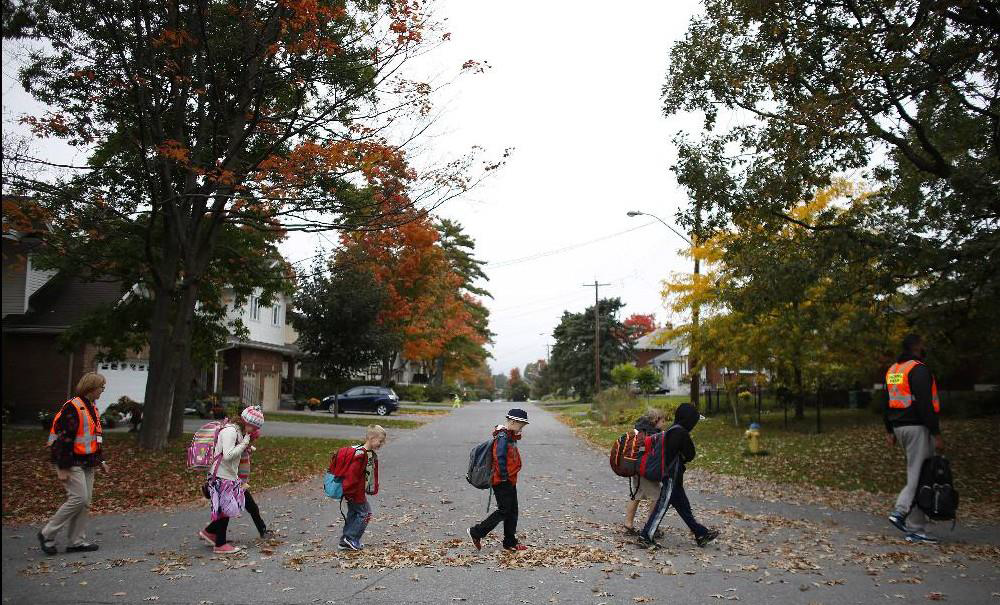Penalosa_G's tweet photo. The Ottawa "Walking School Bus" Pilot Project. Many good lessons from @CanadaWalks Green Communities Canada http://t.co/lasWrho9QU