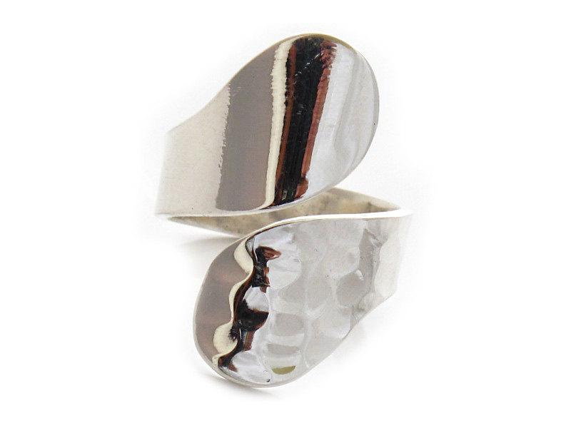 Silverringsshop's tweet photo. Sterling Silver Ring | "Claro Oscuro" | Bijoux | Anneau | S… https://t.co/IBYOI35y1p #RTOE1 #SilverJewelry http://t.co/L4VhaKr5yN