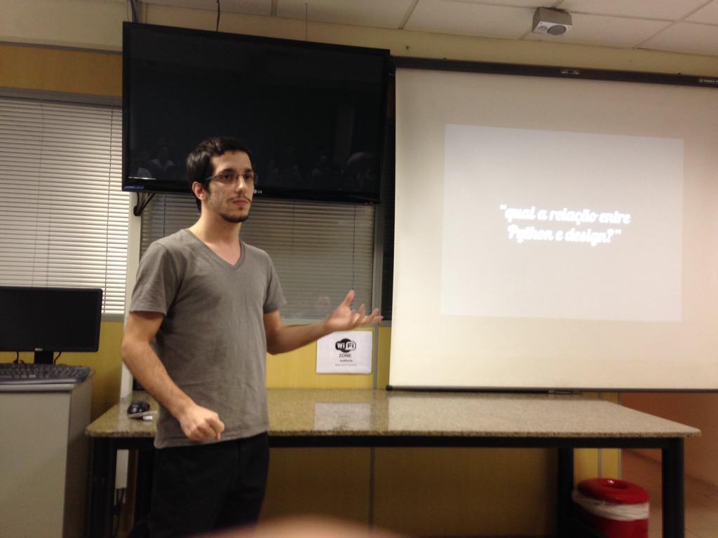 drgarcia1986's tweet image. Python e Design? YEAH @felip_bernardes mandando seu talk agora no #grupysp