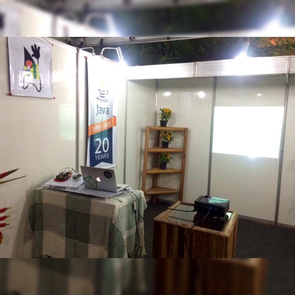 annefortess's tweet image. Comemorando os #20yearsOfJava  com mt tecnologia e informação no Festival do Peixe!! 🐟🐠😃 @bluesprogrammer @java