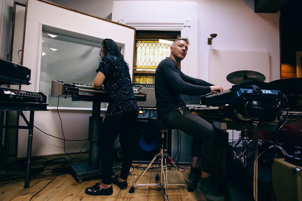 diplo's tweet photo. Working on that next Ü album @Skrillex http://t.co/IHvt0Wieny