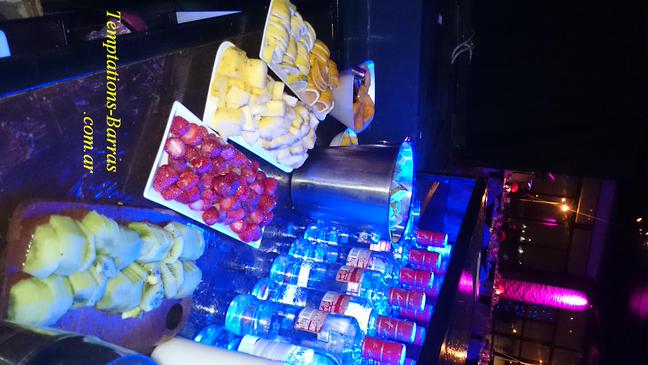 bartemptations's tweet image. Barras LED RGB multiefectos, bebidas premium y frutas Naturales!! @bartemptations 
Contactanos al 4746-4696