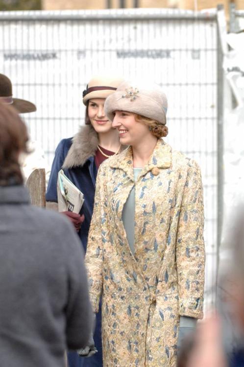 Happy Birthday to (Laura Carmichael). We hope it was better than Edith\s bdays probably are. ^^ 