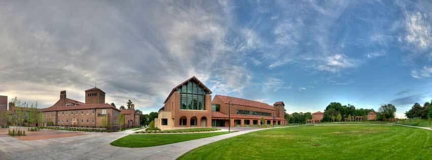 FunkCat32's tweet photo. i get to move into this beautiful place for my senior year in exactly one month β€οΈβ€οΈ #UNWMoveInDay #senioryear http://t.co/f5SvkhPgiR