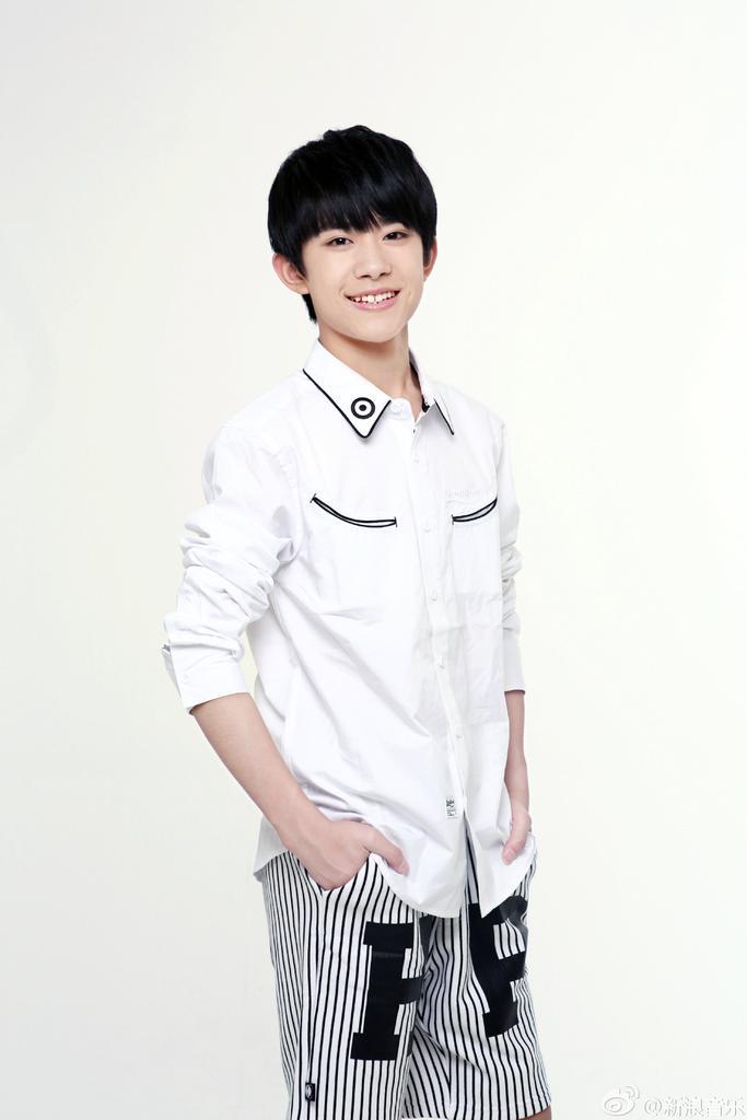 JacksonYiFans's tweet photo. #易烊千玺  #TFBOYS 
新浪娱乐更新TFBOYS易烊千玺
FB:http://t.co/z8wQBTrnq7   
Naver:http://t.co/S2V3fD5crl    
【易烊千玺OfficialFanClub】 http://t.co/K1TTy47lIJ