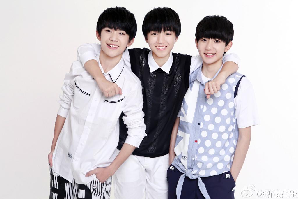 JacksonYiFans's tweet photo. #易烊千玺  #TFBOYS 
新浪娱乐更新TFBOYS易烊千玺
FB:http://t.co/z8wQBTrnq7   
Naver:http://t.co/S2V3fD5crl    
【易烊千玺OfficialFanClub】 http://t.co/K1TTy47lIJ
