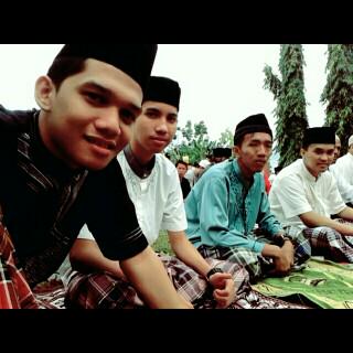 iryantorusli's tweet photo. Semoga tahun depan masih bisa bertemu dengan kalian lagi http://t.co/r5QxkaaahH