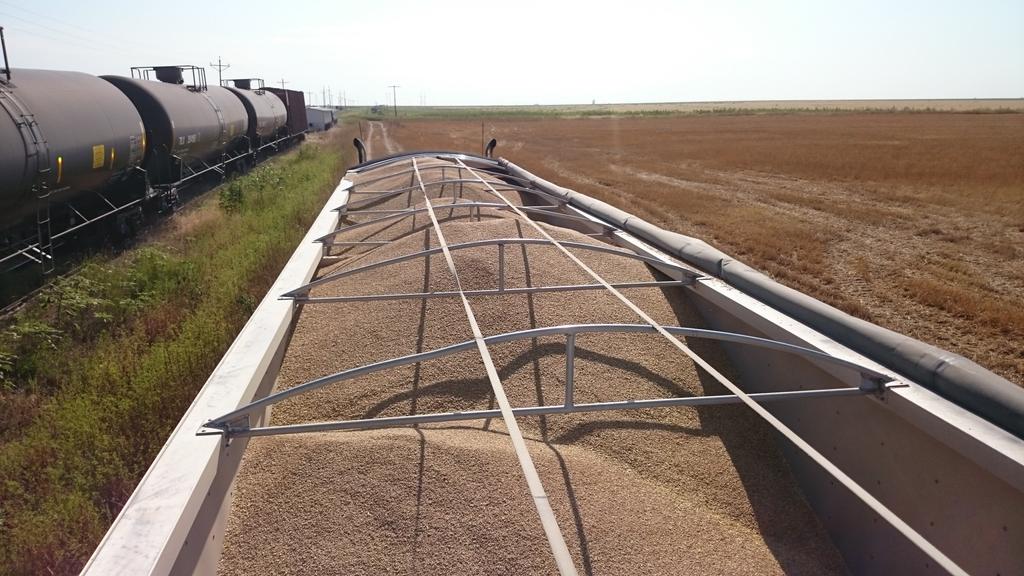CBKimbrell's tweet image. FYI: This truckload of #wheat will make 42,000 loaves of bread worth over $84,000. The farmer gets $5,200 for it.