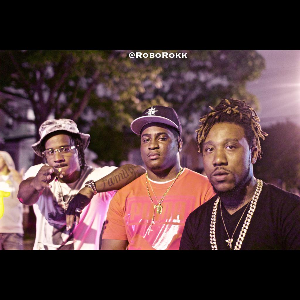 Salim_Seko369's tweet photo. Just a regular day in the #hood @FrenchieBSM #dezobbm #yody #generaldeezy #sdotmusicnyc on #Instagram http://t.co/p4AqwFnhN2