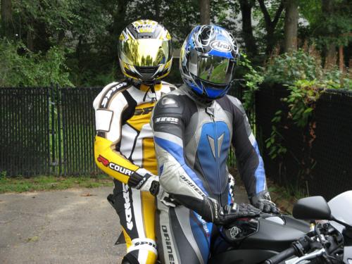superhero_y's tweet photo. baikerバイクのツナギＨ最高です。僕は、2人のお兄さんとＨしたけど
そごくよかたよ。暑くて　汗汗　だけど　いいよ。
画像は、海外サイトtumblr　で（例）gay/baiker/tumblrで沢山あるよ。 http://t.co/8l1dsrDfl9
