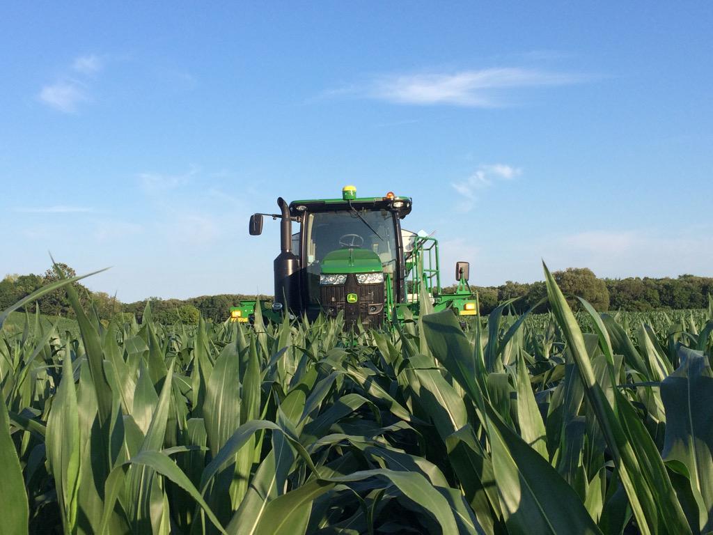 JoshuaBuehlow's tweet photo. More over-the-top N. Hoping for a splash of rain #johndeere #R4038 #Dekalb http://t.co/DJvsyxGB71