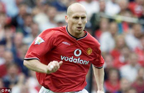 Happy 43rd birthday to former Manchester United player, Jaap Stam (17th July 1972). 