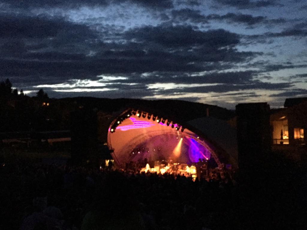 embrackelsberg's tweet photo. Deer Valley concert @thebrackpack http://t.co/r2QQcSdtxz