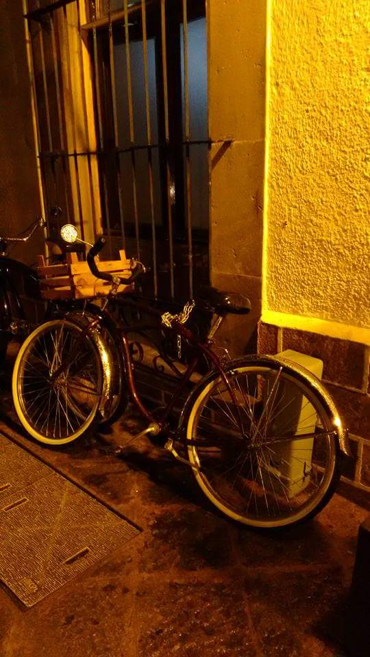 Mujeres en bici (@mujeresenbiciq) on Twitter photo Se acaban de robar esta bici en 5 de Mayo, RT por FA. Una bici menos es una gran tristeza para todos <a href="/SSPMQueretaro/">@SSPMQueretaro</a> Se acaban de robar esta bici en 5 de Mayo, RT por FA. Una bici menos es una gran tristeza para todos <a href="/SSPMQueretaro/">@SSPMQueretaro</a>