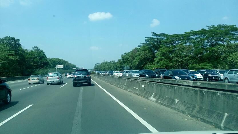 10:54 wib jagorawi arah jakarta pamer. <a href="/PRFMnews/">Radio PRFM</a>