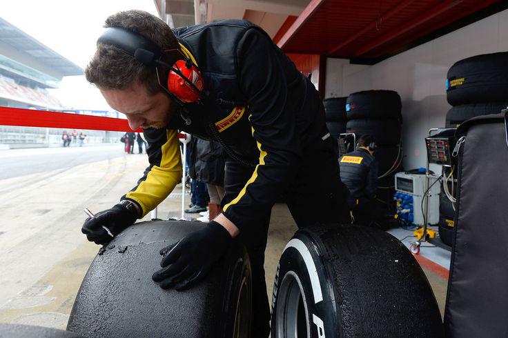 ResumenF1's tweet photo. Las escuderías en picada contra #Pirelli señalan que debería ser la FIA y FOM quienes seleccionen los compuestos #F1 http://t.co/GprDUSqtqV
