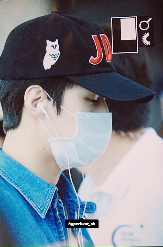 hyperbeat_sh's tweet photo. 150717 베이징으로 고고싱!!!✈️ http://t.co/JXlIJOxX1M